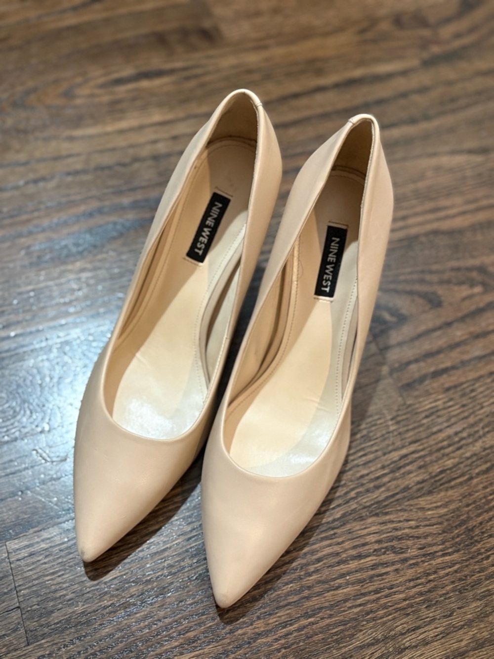 Nine West Ezra Beige Pointed Toe Leather Pumps Size 8 1/2